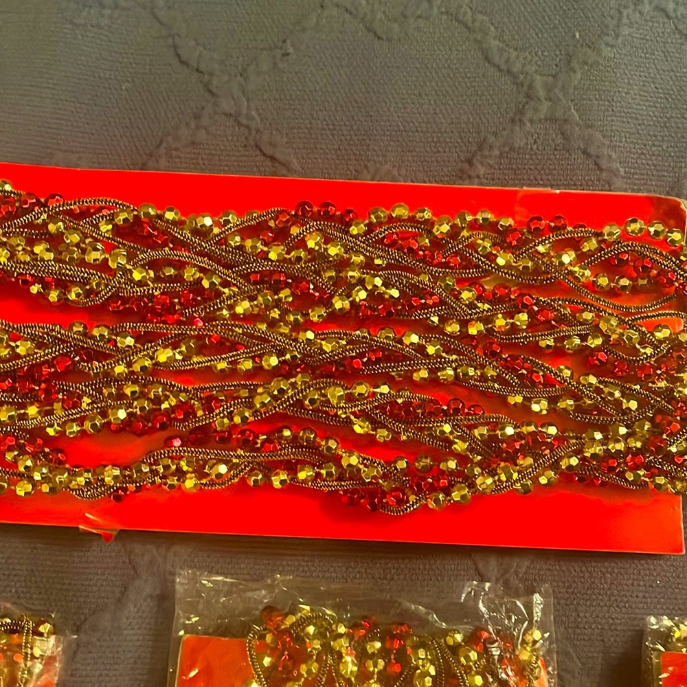 Four strands of garland